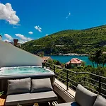 Apartmán Mokos Modern With Sea View And Jacuzzi