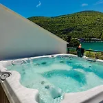 Apartman Mokos Modern With Sea View And Jacuzzi