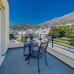 Apartmán Mokos Modern With Sea View And Jacuzzi *