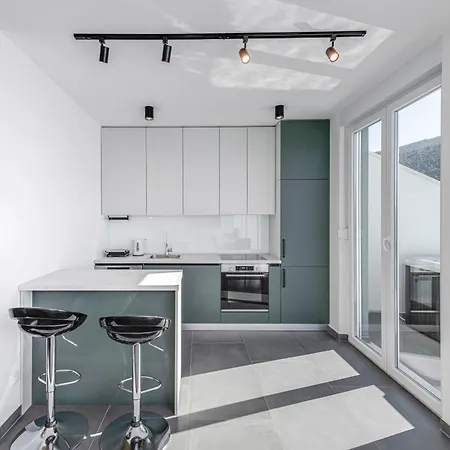 Διαμέρισμα Mokos Modern With Sea View And Jacuzzi