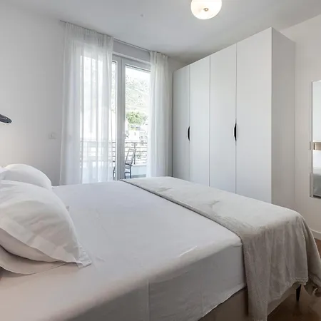 Mokos Modern With Sea View And Jacuzzi 아파트 *