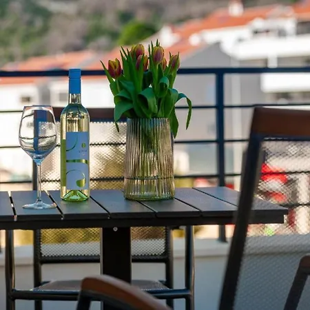 Apartman Mokos Modern With Sea View And Jacuzzi