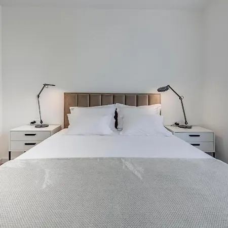 Mokos Modern With Sea View And Jacuzzi *