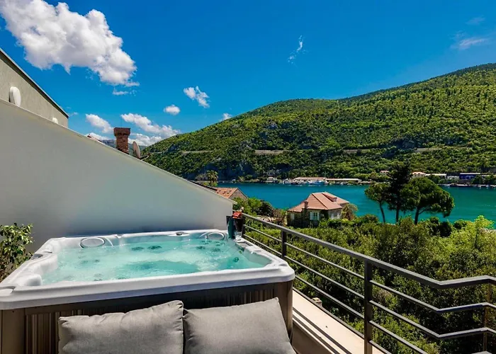Mokos Modern With Sea View And Jacuzzi *