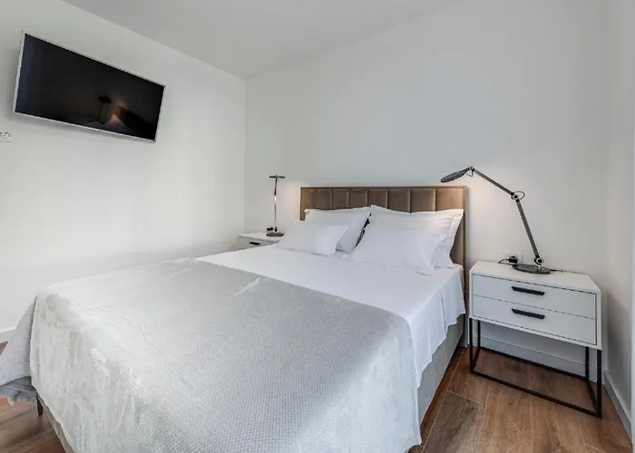 Mokos Modern With Sea View And Jacuzzi