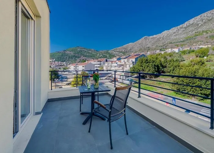 Appartamento Mokos Modern With Sea View And Jacuzzi *