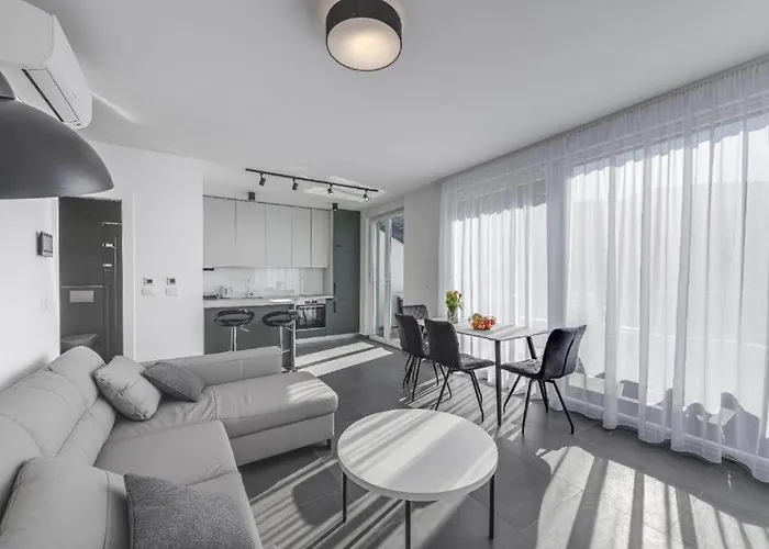 Mokos Modern With Sea View And Jacuzzi Appartamento Ragusa